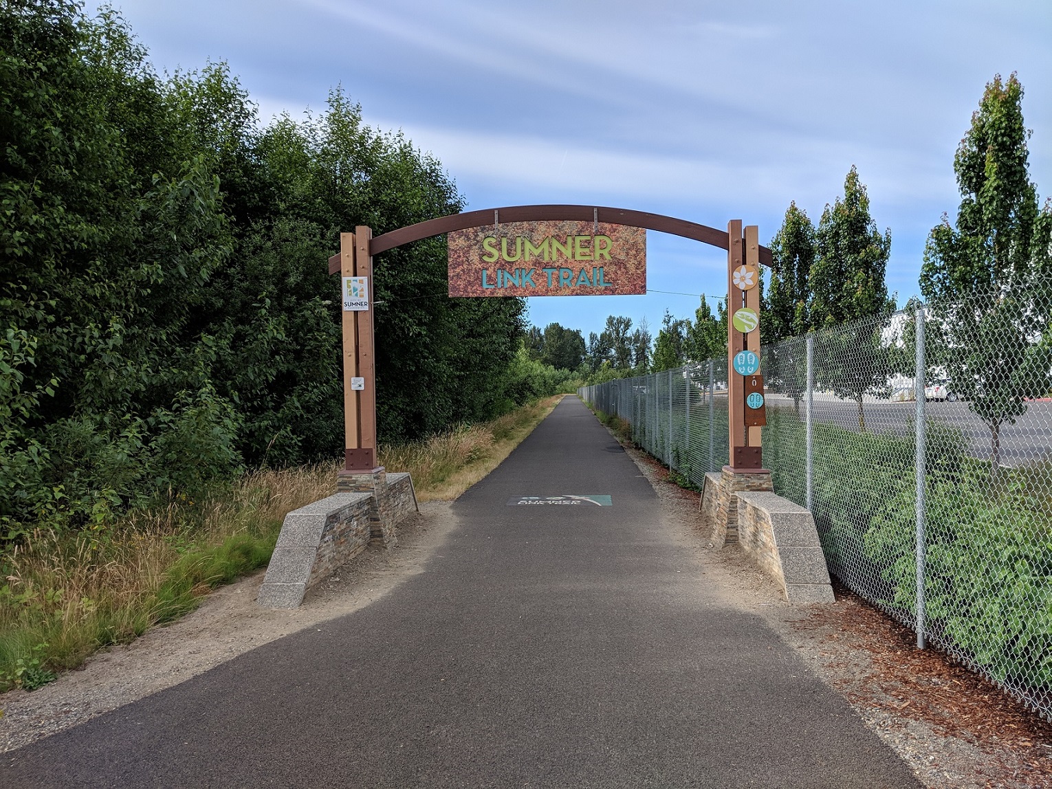 start of Sumner Link Trail